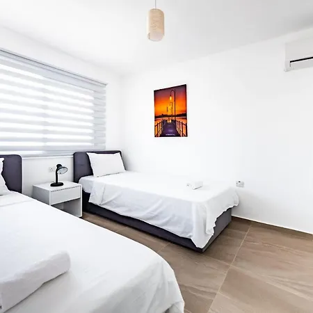Appartement Blissfull Two Bedroom Penthouse With Spa Tub Agios Theodoros (Northern Cyprus)