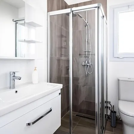 Blissfull Two Bedroom Penthouse With Spa Tub Agios Theodoros (Northern Cyprus)