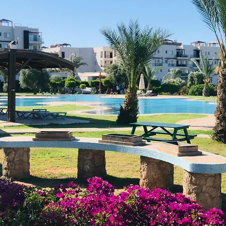 Blissfull Two Bedroom Penthouse With Spa Tub Appartement