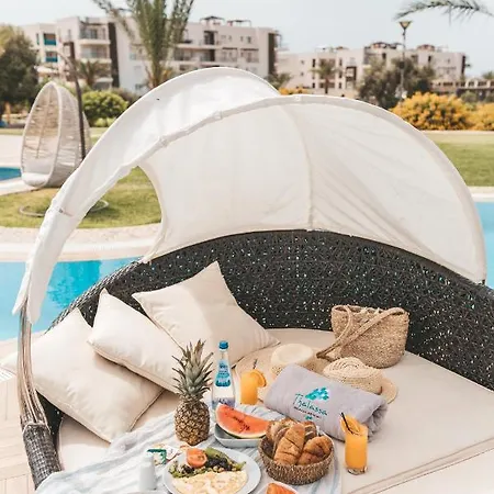 Blissfull Two Bedroom Penthouse With Spa Tub * Agios Theodoros (Northern Cyprus)