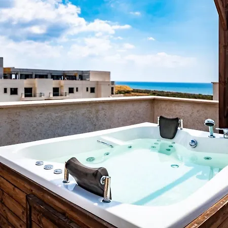 דירה Blissfull Two Bedroom Penthouse With Spa Tub