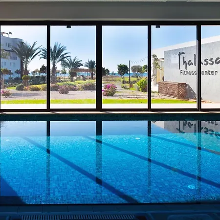 Blissfull Two Bedroom Penthouse With Spa Tub * Agios Theodoros (Northern Cyprus)