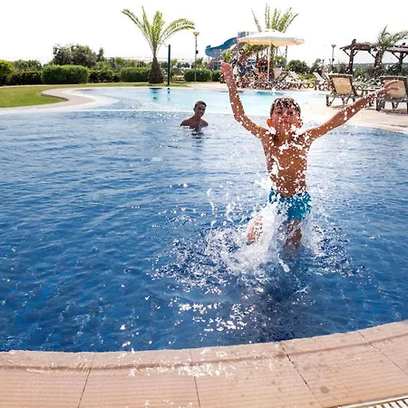 Blissfull Two Bedroom Penthouse With Spa Tub דירה