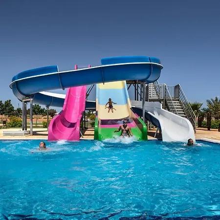 Blissfull Two Bedroom Penthouse With Spa Tub דירה